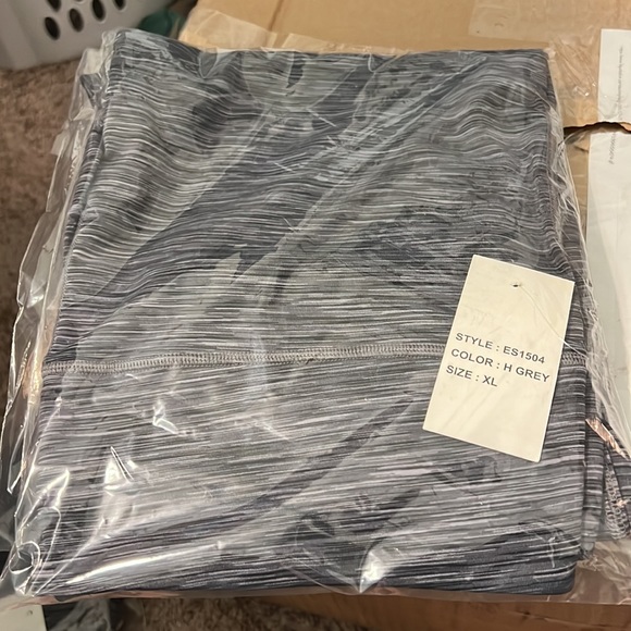 Flex’n Leggings in Heather Grey - Picture 6 of 8